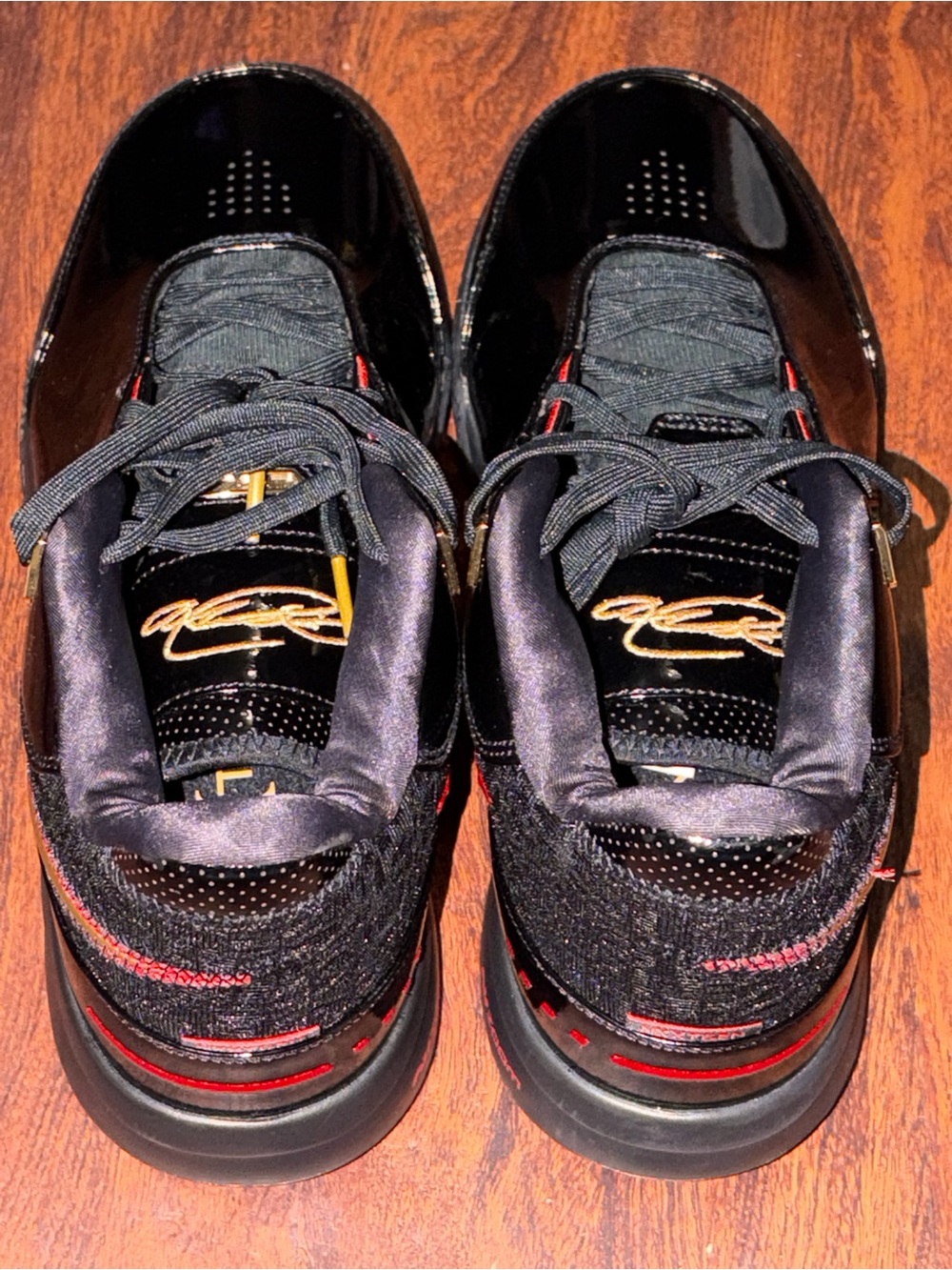 LeBron basketball shoes by Nike - Picture 8 of 13